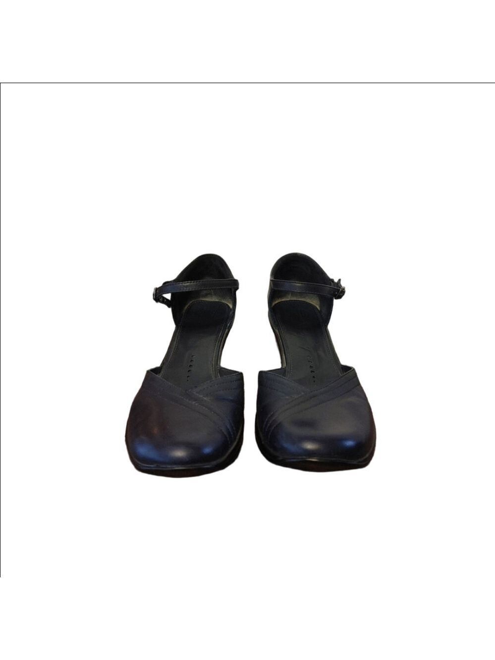 Michelle D Sandals Size 9.5 W